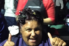 Two thumbs up for Alice, homeless hair stylist, who's cutting hair for the homeless during Christmas.